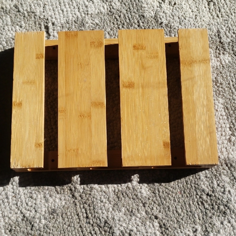 Wooden Display Stand for wine glasses undercounter orno screws